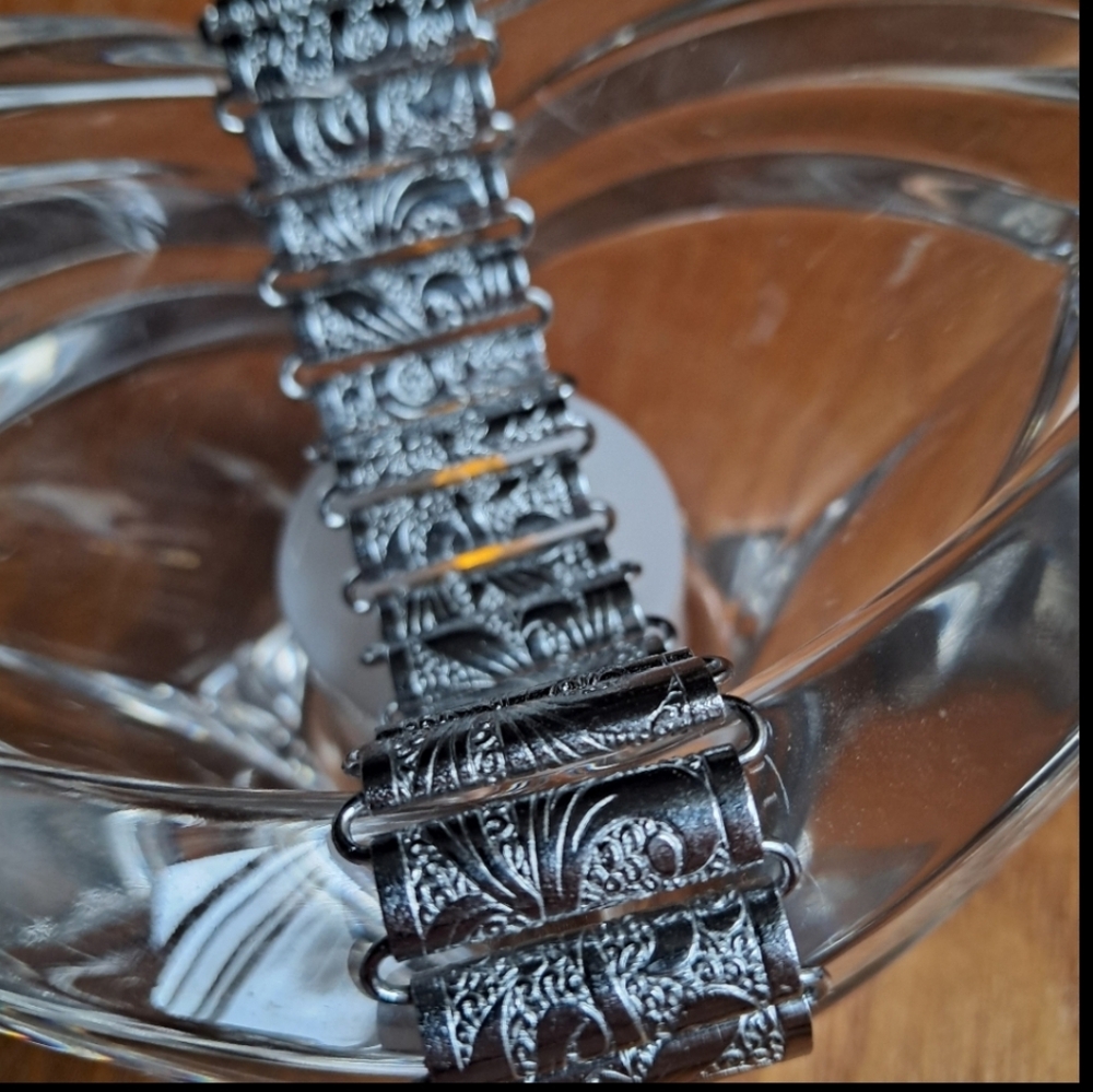 *RARE* Vintage Bright Finish Stainless Steel Embossed Book-Chain Link Bracelet - Picture 11 of 11